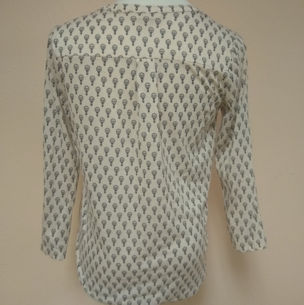 H&M pink v-neck button down top - Picture 2 of 3